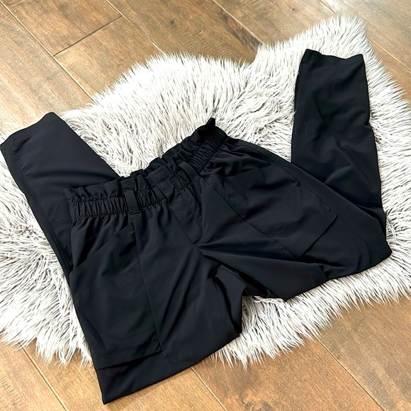 Athleta ruffle waisted size 0 athletic pants - Picture 1 of 17